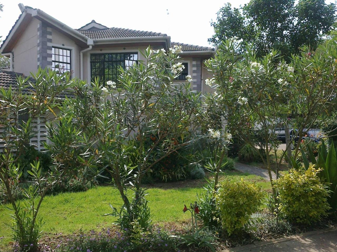 Spurwing Guest House Nairobi Exteriör bild